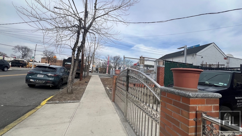 1695 Albany Avenue - Photo 26