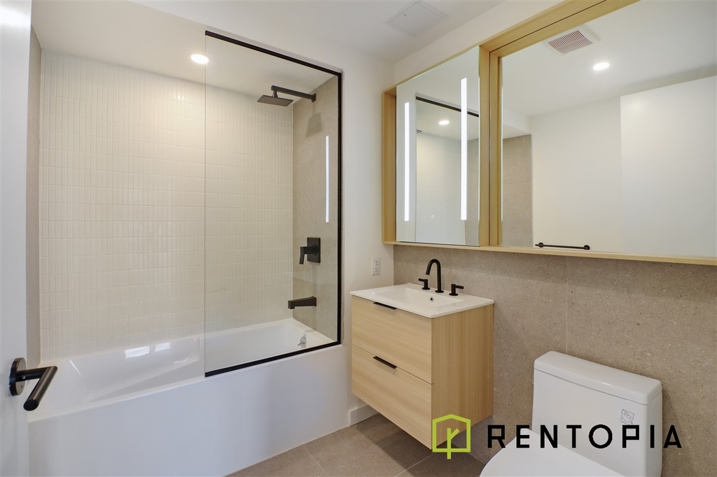 1010 Pacific Street - Photo 3
