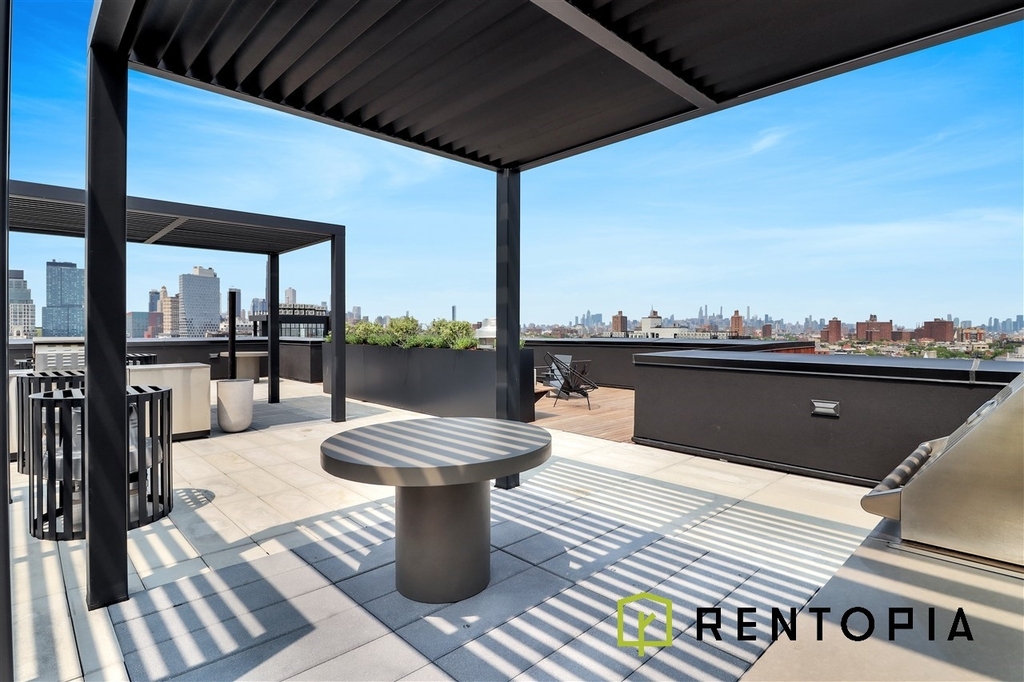 1010 Pacific Street - Photo 4