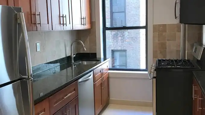 Fort Washington Ave between 171st &172nd St. - Photo 10