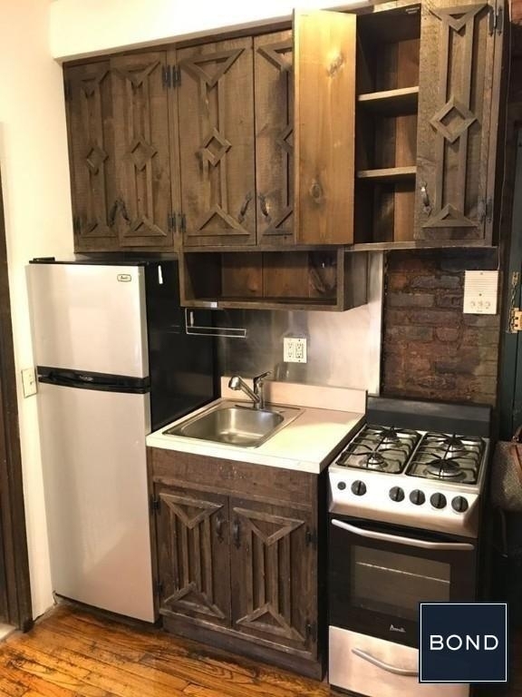 East 14th Street - Photo 3