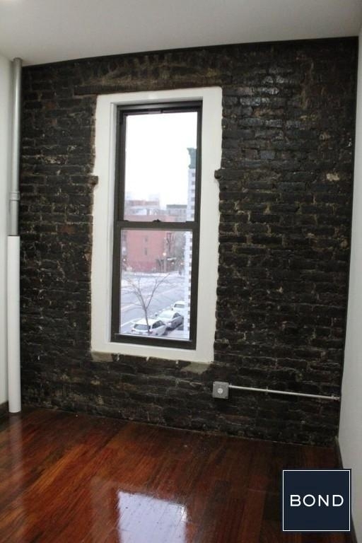 East 14th Street - Photo 5