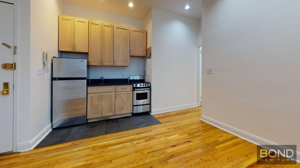 East 93 Street - Photo 2