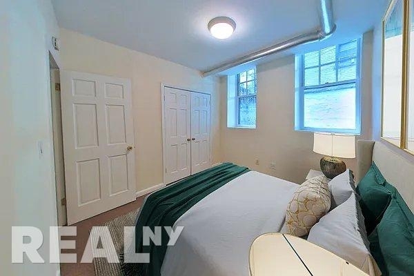 West 11th Street - Photo 2