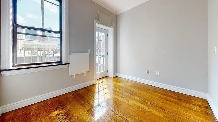 444 W 52nd St - Photo 0