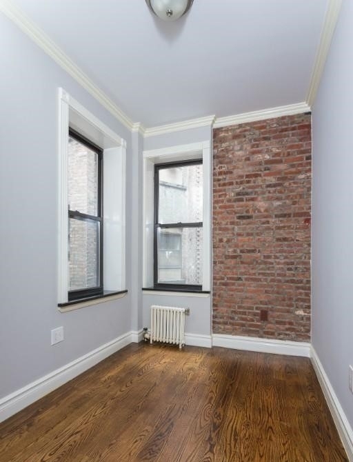 309 East 8th Street - Photo 2