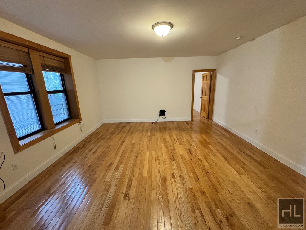 Ft Washington Avenue - Photo 8