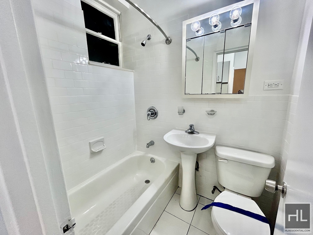 East 89 St - Photo 4