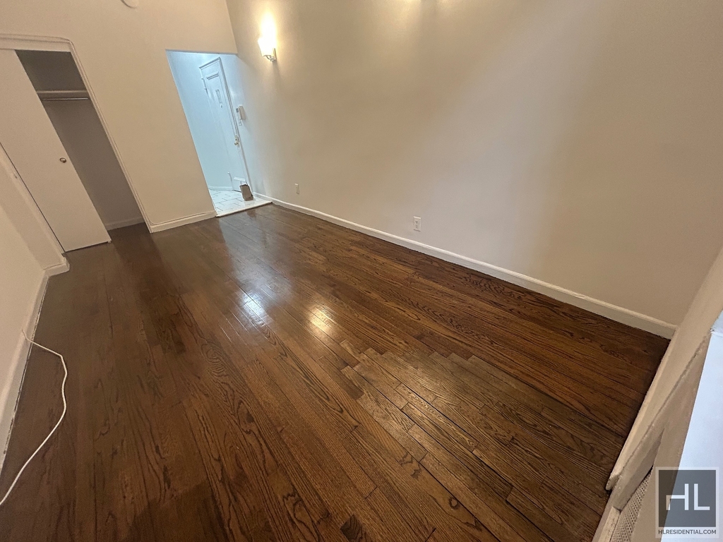 East 89 St - Photo 1