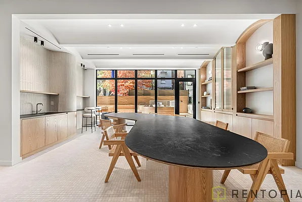 210 Greenpoint Avenue - Photo 9