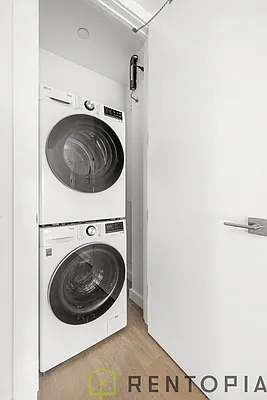 210 Greenpoint Avenue - Photo 3