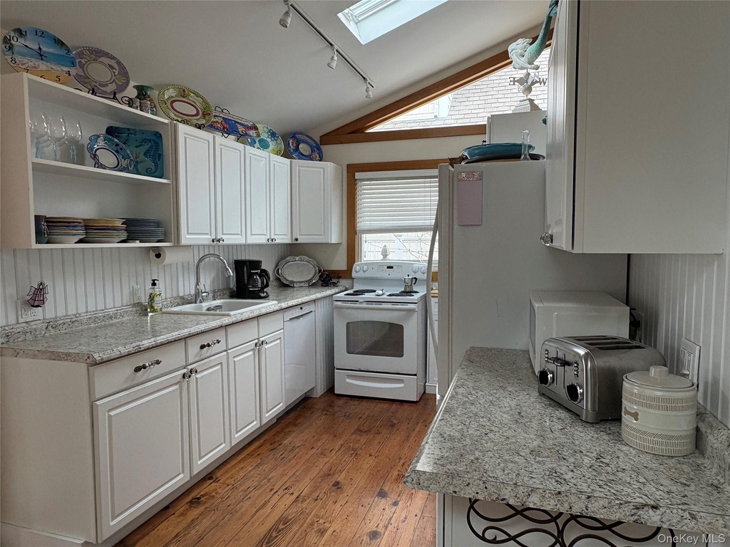 177 Wilmot - Photo 1
