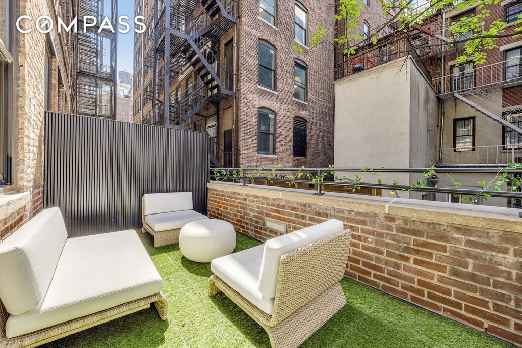 140 W 22nd Street - Photo 3