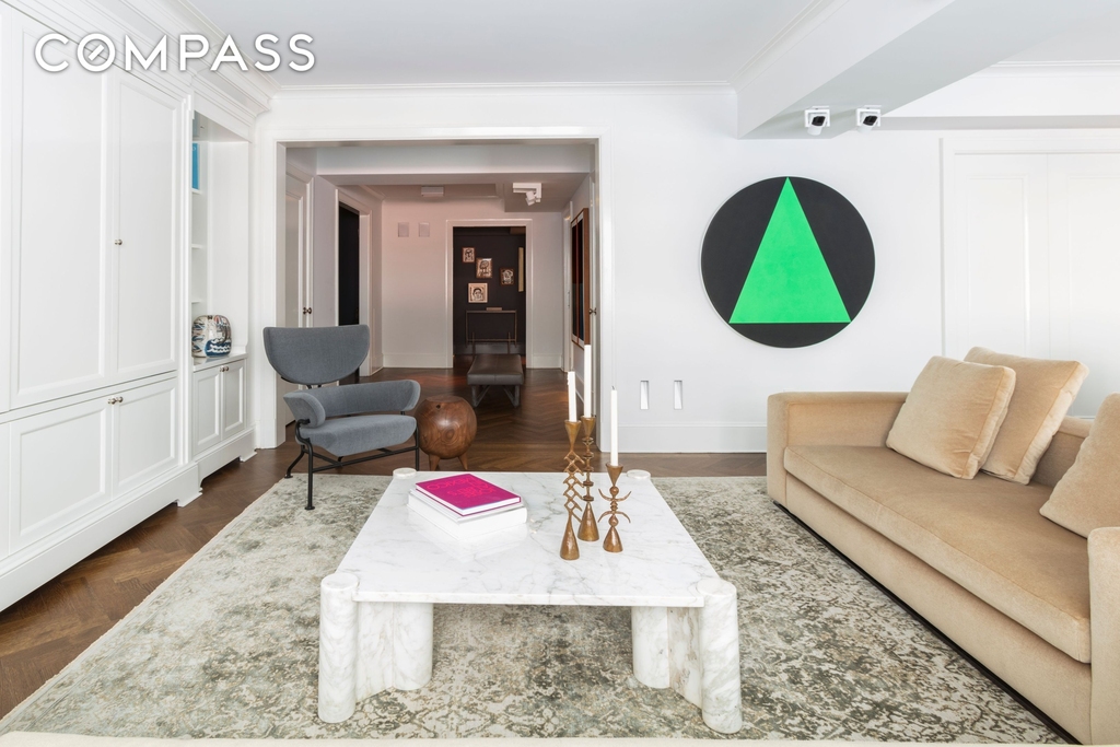 530 Park Avenue - Photo 2