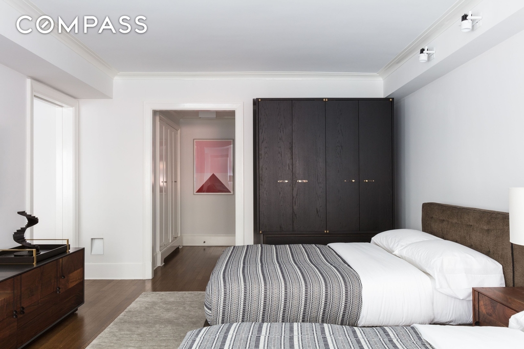 530 Park Avenue - Photo 8