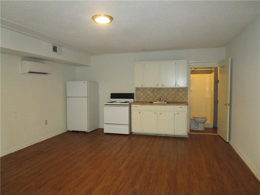 4709 Harmon Ave - Photo 0