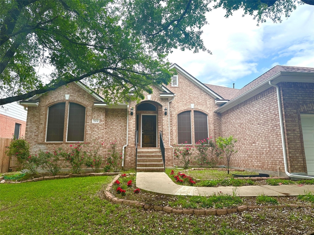 1904 Chasewood Dr - Photo 0