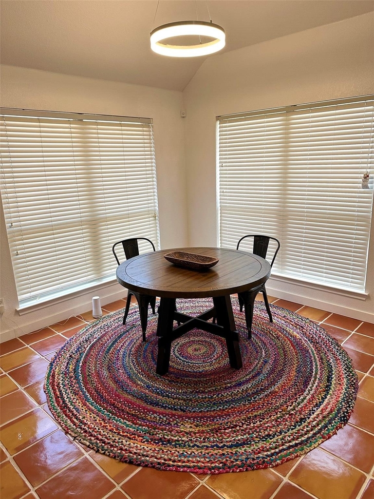 1904 Chasewood Dr - Photo 3