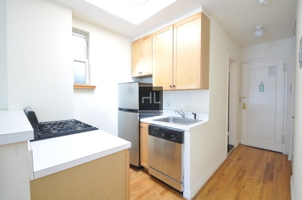 East 27th Street - Photo 2