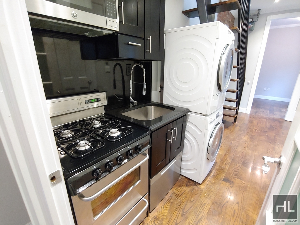 East 106 Street - Photo 1