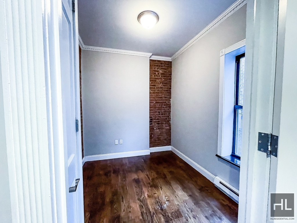East 106 Street - Photo 2