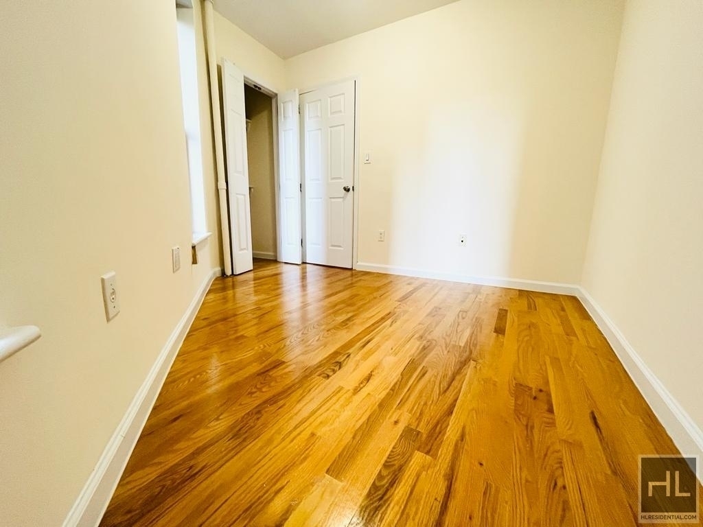 East 80th Street - Photo 2