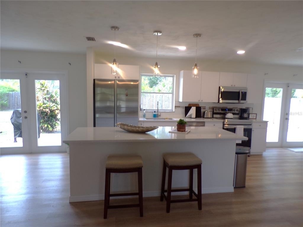 1148 Salina Avenue - Photo 2
