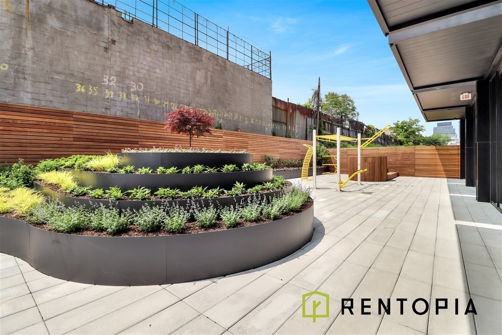 1010 Pacific Street - Photo 10
