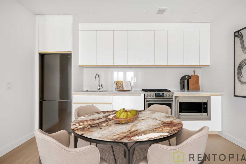 99 Fleet Place - Photo 4
