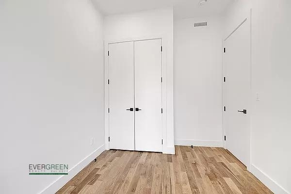 917 Broadway - Photo 3