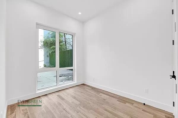 917 Broadway - Photo 4