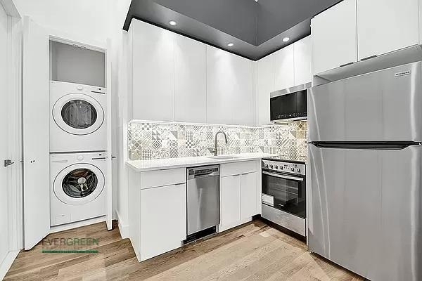 917 Broadway - Photo 1