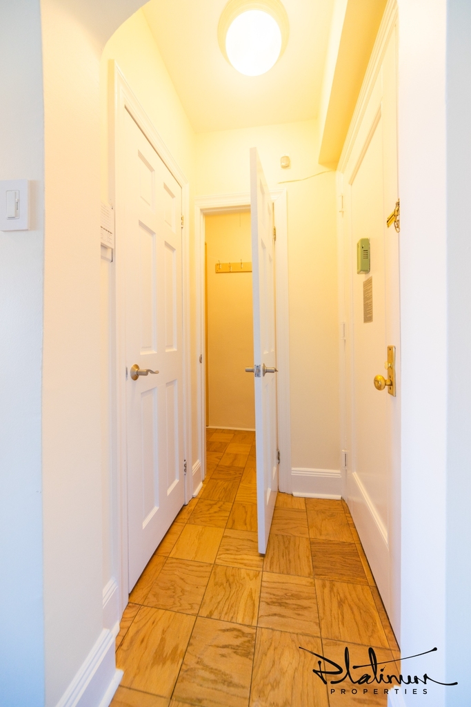 Christopher Street - Photo 6