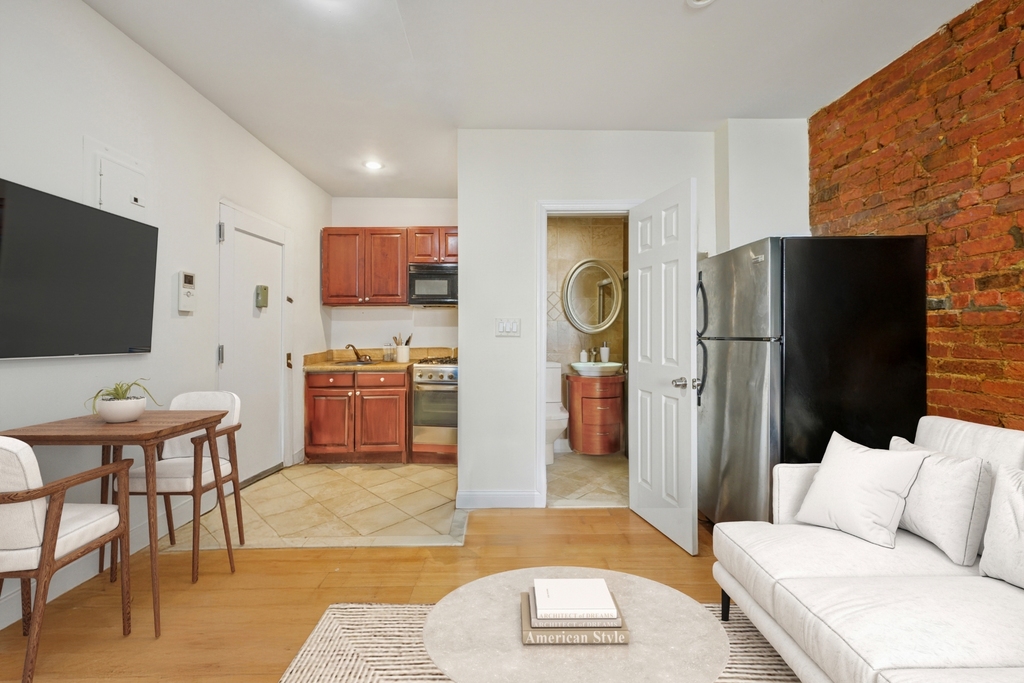 167 East 33rd Street - Photo 2