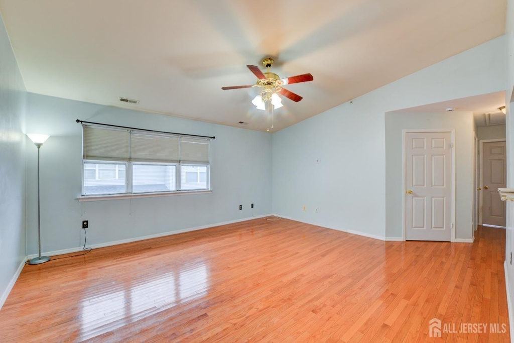 144 Keswick Drive - Photo 2