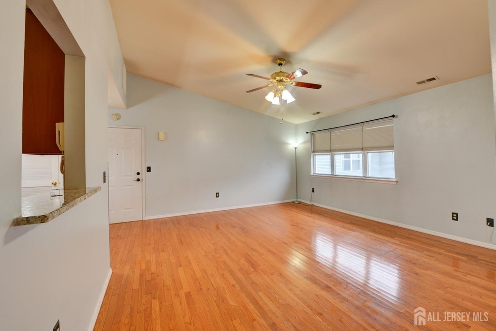 144 Keswick Drive - Photo 4