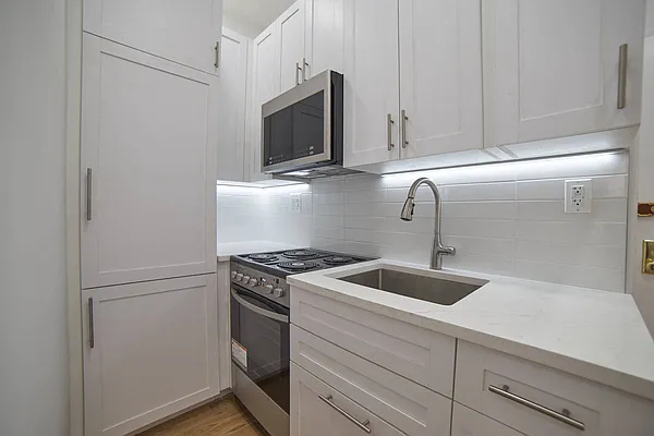 Copy of 1705 First Avenue, Unit 5ra - Photo 2
