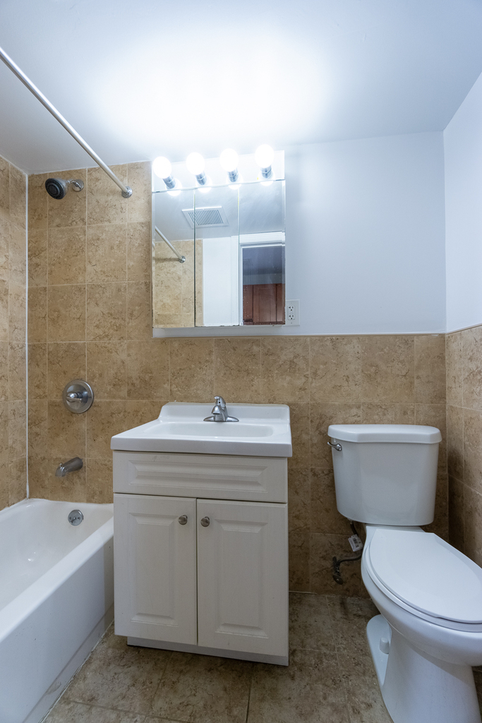 240 West 20th Street - Photo 11
