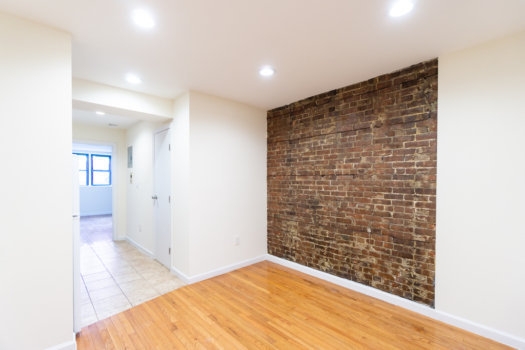 240 West 20th Street - Photo 6