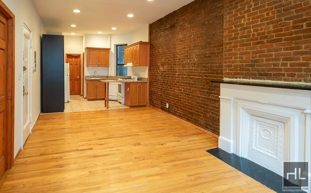 West 47th Street - Photo 2