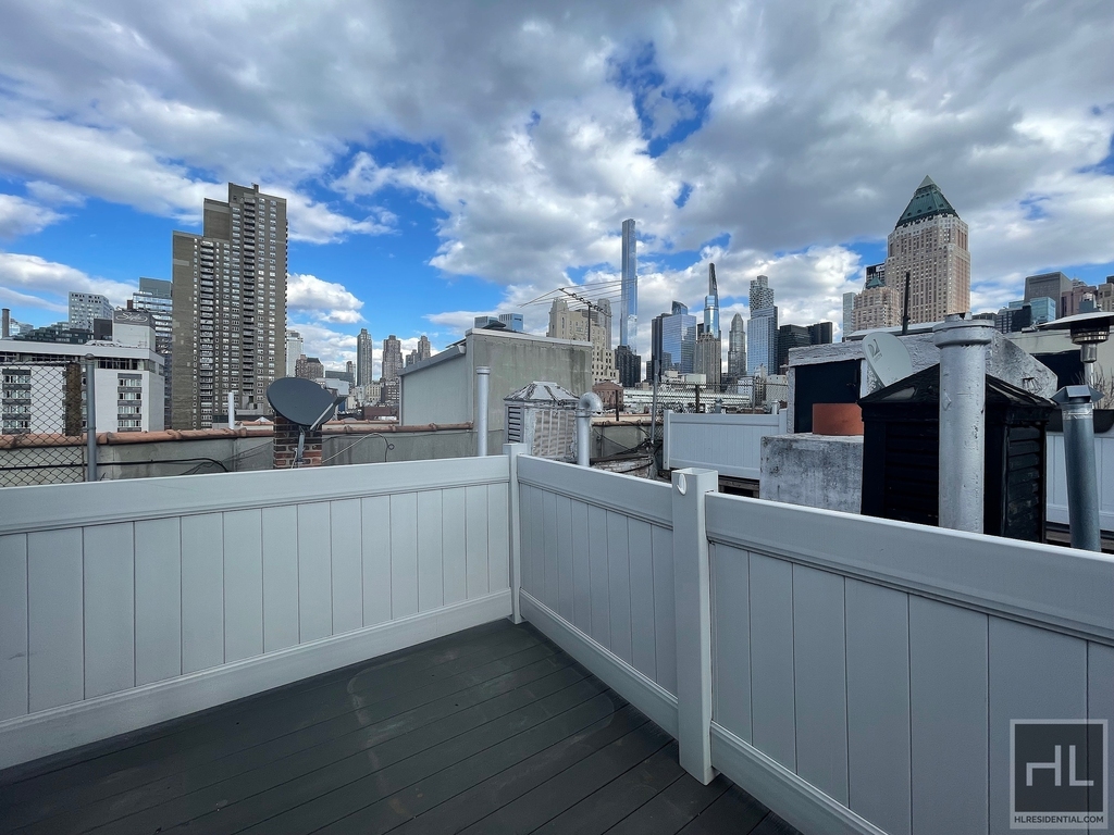 10 Avenue - Photo 2