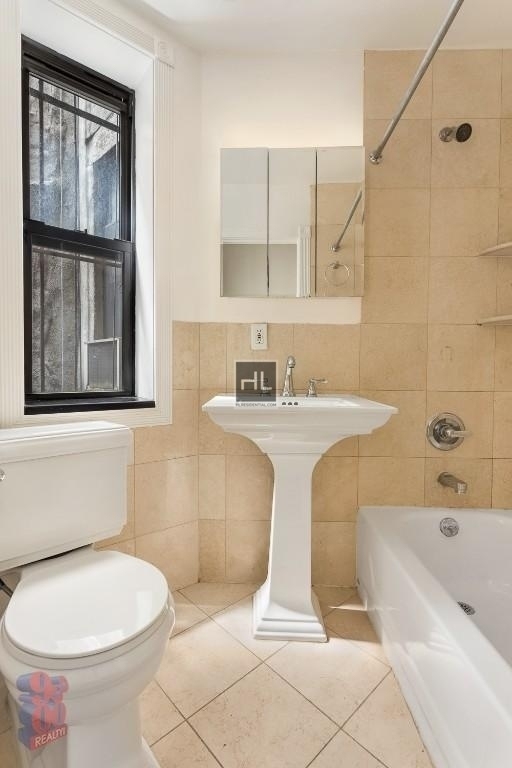 10 Avenue - Photo 3
