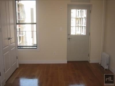 10 Avenue - Photo 1