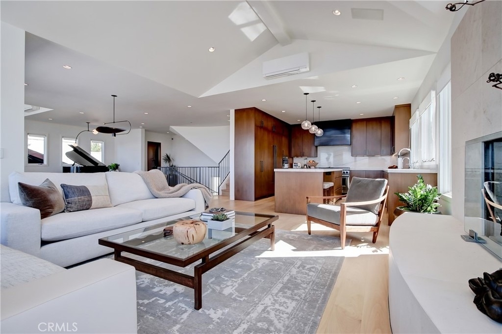 1712 Manhattan Avenue - Photo 3