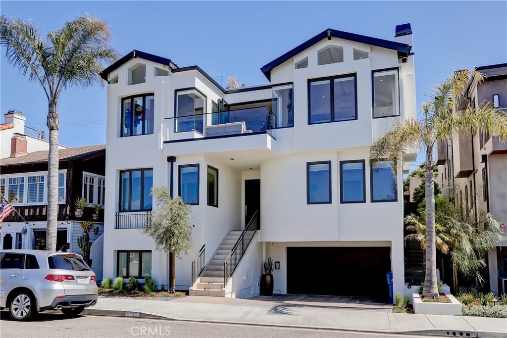 1712 Manhattan Avenue - Photo 1