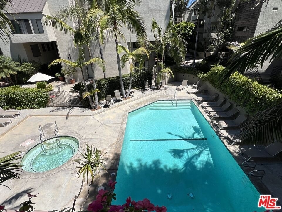 950 N Kings Road - Photo 11