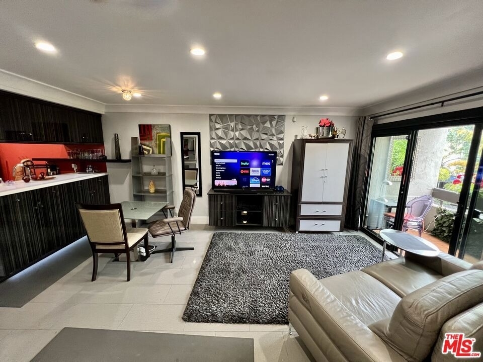 950 N Kings Road - Photo 9