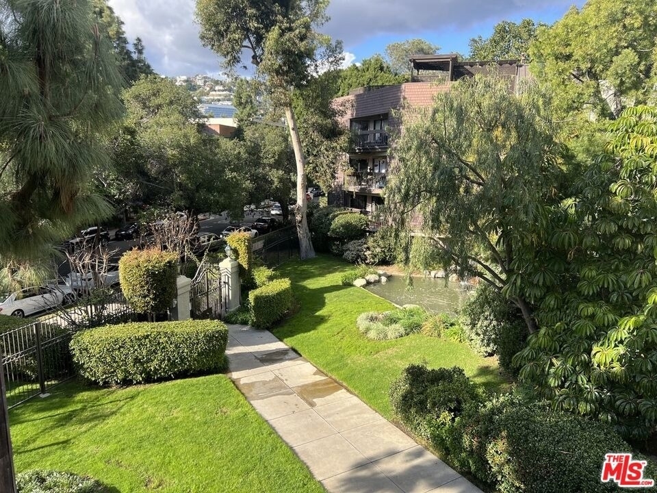 950 N Kings Road - Photo 7