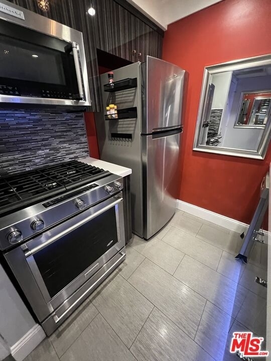 950 N Kings Road - Photo 20
