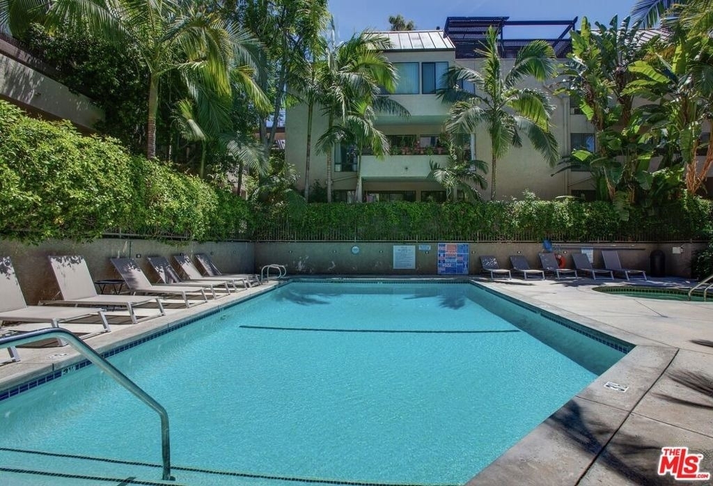 950 N Kings Road - Photo 41